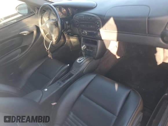 ✅ 2001 Porsche Boxster • VIN: WP0CA29861U623275 • Lot: 81502694. Wystawiony na Copart z przebiegiem 96 997 mil. Bezpłatny archiwum sprzedaży aukcyjnych z USA i szczegółowy raport historii pojazdu na DreamBid. Zdjęcie 8.