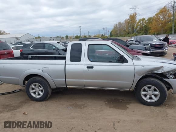 ✅ 2001 Nissan Frontier XE • VIN: 1N6DD26SX1C403457 • Lot: 43542375. Wystawiony na IAAI z przebiegiem 252 167 mil. Bezpłatny archiwum sprzedaży aukcyjnych z USA i szczegółowy raport historii pojazdu na DreamBid. Zdjęcie 14.