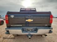 ✅ 2015 Chevrolet Silverado 2500HD LTZ • VIN: 1GC1KWEG0FF518140 • Lot: 57902025. Wystawiony na Copart z przebiegiem 328 656 mil. Bezpłatny archiwum sprzedaży aukcyjnych z USA i szczegółowy raport historii pojazdu na DreamBid. Zdjęcie 6.