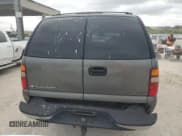 ✅ 2002 Chevrolet Suburban LS • VIN: 3GNGK26U72G266300 • Лот: 87486704. Опубликован ранее на Copart с пробегом 278 371 миль. Бесплатный доступ к архиву аукционных продаж из США и подробный отчёт об истории автомобиля на DreamBid. Изображение 6.