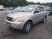 ✅ 2008 Kia Sorento LX • VIN: KNDJC735685861161 • Lot: 42706856. Listed on IAAI with 181,154 mi. Free auction sales archive from the USA and detailed vehicle history report at DreamBid. Image 2.