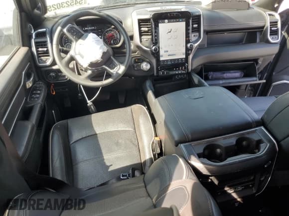 ✅ 2023 Ram 2500 Laramie • VIN: 3C6UR5FJXPG614328 • Lot: 60994335. Wystawiony na Copart z przebiegiem 20 506 mil. Bezpłatny archiwum sprzedaży aukcyjnych z USA i szczegółowy raport historii pojazdu na DreamBid. Zdjęcie 8.