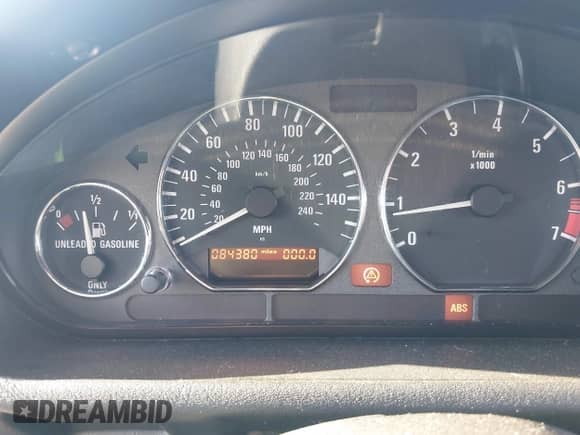 1998 BMW 3 Series Z3 1.9 with VIN 4USCH7330WLE10550, listed as a IAAI auction lot 43333873 with 84,380 mi miles and . Bid and sale history available at DreamBid. Image 7.