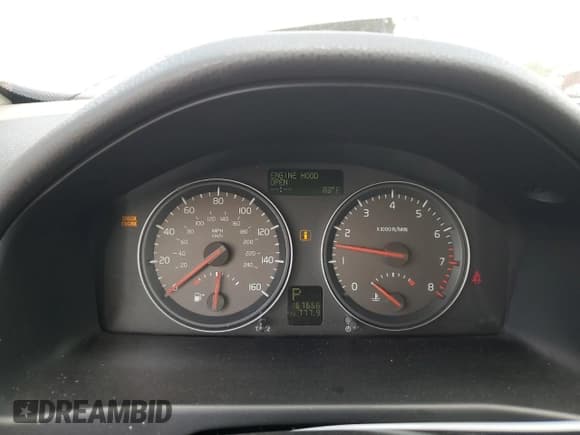 ✅ 2007 Volvo C70 • VIN: YV1MC68277J018897 • Lot: 68063284. Wystawiony na Copart z przebiegiem 167 666 mil. Bezpłatny archiwum sprzedaży aukcyjnych z USA i szczegółowy raport historii pojazdu na DreamBid. Zdjęcie 9.