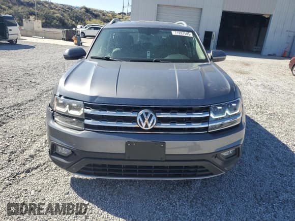 ✅ 2018 Volkswagen Atlas SE • VIN: 1V2KR2CA5JC577751 • Lot: 71287595. Listed on Copart with 84,290 mi. Free auction sales archive from the USA and detailed vehicle history report at DreamBid. Image 5.