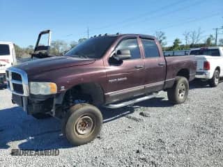 2004 Dodge 3500 SLT z VIN 3D7LU38C64G281746, wystawiony jako Copart lot #82835994 z przebiegiem Nie podano mil oraz Czysty tytuł • Clean title. Historia ofert i sprzedaży dostępna na DreamBid. Obrazek 1.