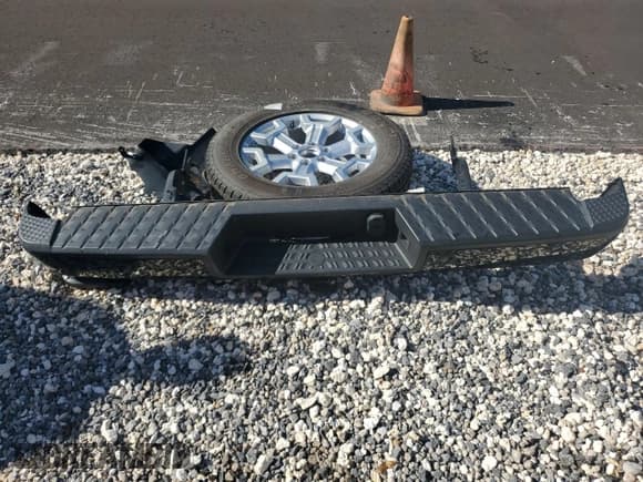 ✅ 2022 Nissan Titan Platinum Reserve • VIN: 1N6AA1FB2NN103718 • Lot: 86591404. Wystawiony na Copart z przebiegiem 25 706 mil. Bezpłatny archiwum sprzedaży aukcyjnych z USA i szczegółowy raport historii pojazdu na DreamBid. Zdjęcie 12.