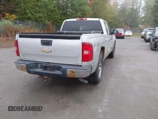 2008 Chevrolet Silverado 1500 1LT z VIN 2GCEK19CX81202153, wystawiony jako IAAI lot #43298637 z przebiegiem 205 062 mil mil oraz . Historia ofert i sprzedaży dostępna na DreamBid. Obrazek 4.