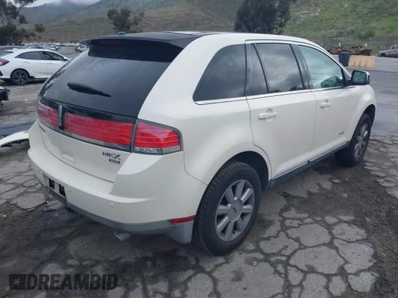 ✅ 2007 Lincoln MKX • VIN: 2LMDU88C97BJ15188 • Lot: 41916634. Listed on IAAI with 134,766 mi. Free auction sales archive from the USA and detailed vehicle history report at DreamBid. Image 4.
