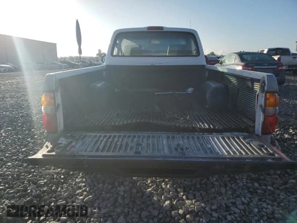 ✅ 2001 Toyota Tacoma PreRunner • VIN: 5TENM92NX1Z855801 • Lot: 65223015. Listed on Copart with 224,252 mi. Free auction sales archive from the USA and detailed vehicle history report at DreamBid. Image 6.