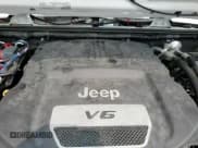 ✅ 2018 Jeep Wrangler Unlimited Sport S • VIN: 1C4BJWDG3JL907759 • Lot: 81500305. Wystawiony na Copart z przebiegiem 75 309 mil. Bezpłatny archiwum sprzedaży aukcyjnych z USA i szczegółowy raport historii pojazdu na DreamBid. Zdjęcie 17.