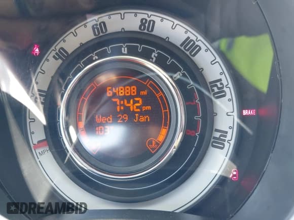 ✅ 2016 FIAT 500 Pop • VIN: 3C3CFFAR0GT161347 • Lot: 42497982. Wystawiony na IAAI z przebiegiem 64 888 mil. Bezpłatny archiwum sprzedaży aukcyjnych z USA i szczegółowy raport historii pojazdu na DreamBid. Zdjęcie 7.