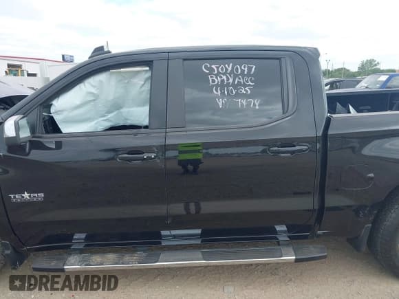 ✅ 2024 Chevrolet Silverado 1500 LT • VIN: 2GCUDDED4R1217478 • Lot: 42027641. Wystawiony na IAAI z przebiegiem 13 509 mil. Bezpłatny archiwum sprzedaży aukcyjnych z USA i szczegółowy raport historii pojazdu na DreamBid. Zdjęcie 14.