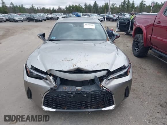 ✅ 2022 Lexus IS 300 • VIN: JTHD81F21N5049290 • Lot: 43685328. Wystawiony na IAAI z przebiegiem 44 049 mil. Bezpłatny archiwum sprzedaży aukcyjnych z USA i szczegółowy raport historii pojazdu na DreamBid. Zdjęcie 12.