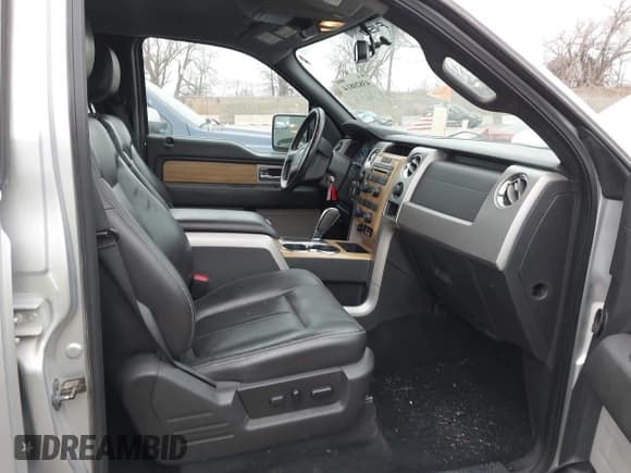 ✅ 2011 Ford F-150 XLT • VIN: 1FTFW1ET3BFD13092 • Lot: 43820814. Wystawiony na IAAI z przebiegiem 157 649 mil. Bezpłatny archiwum sprzedaży aukcyjnych z USA i szczegółowy raport historii pojazdu na DreamBid. Zdjęcie 5.