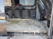 ✅ 2014 Mercedes-Benz Sprinter Passenger • VIN: WDZPE7CC9E5825043 • Lot: 42571505. Wystawiony na Copart z przebiegiem 178 182 mil. Bezpłatny archiwum sprzedaży aukcyjnych z USA i szczegółowy raport historii pojazdu na DreamBid. Zdjęcie 11.