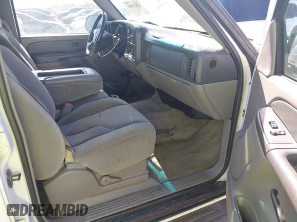 ✅ 2003 Chevrolet Suburban LS • VIN: 3GNEC16Z13G336322 • Лот: 42832488. Опубликован ранее на IAAI с пробегом 272 201 миль. Бесплатный доступ к архиву аукционных продаж из США и подробный отчёт об истории автомобиля на DreamBid. Изображение 5.