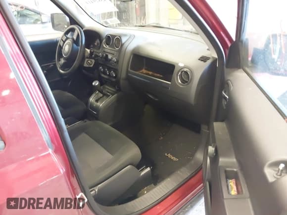 ✅ 2017 Jeep Patriot Sport • VIN: 1C4NJRBB4HD165124 • Lot: 43829414. Listed on IAAI with 71,480 mi. Free auction sales archive from the USA and detailed vehicle history report at DreamBid. Image 5.