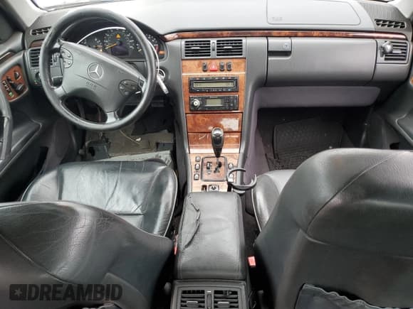 ✅ 2002 Mercedes-Benz E 320 • VIN: WDBJF82J42X068060 • Lot: 48422005. Wystawiony na Copart z przebiegiem 263 835 mil. Bezpłatny archiwum sprzedaży aukcyjnych z USA i szczegółowy raport historii pojazdu na DreamBid. Zdjęcie 8.