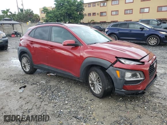 ✅ 2021 Hyundai Kona SEL • VIN: KM8K22AA3MU631129 • Лот: 84056005. Опубликован ранее на Copart с пробегом 84 047 миль. Бесплатный доступ к архиву аукционных продаж из США и подробный отчёт об истории автомобиля на DreamBid. Изображение 4.