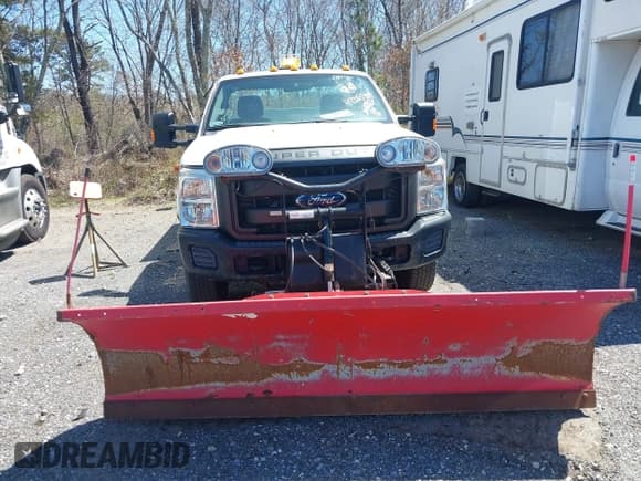 ✅ 2011 Ford F-350 • VIN: 1FDBF3BT1BEC95756 • Lot: 42065409. Wystawiony na IAAI z przebiegiem 193 631 mil. Bezpłatny archiwum sprzedaży aukcyjnych z USA i szczegółowy raport historii pojazdu na DreamBid. Zdjęcie 12.