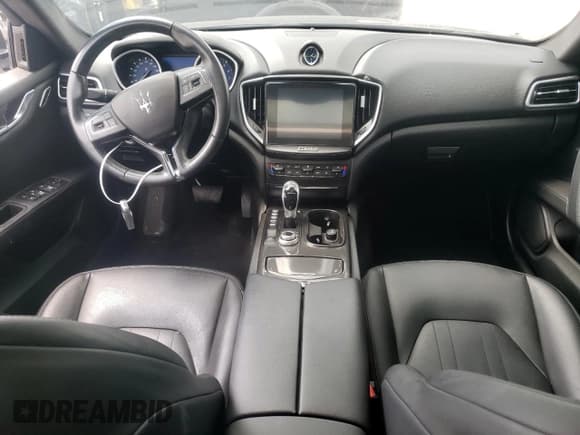 ✅ 2018 Maserati Ghibli • VIN: ZAM57XSA6J1300410 • Lot: 59887185. Wystawiony na Copart z przebiegiem 78 794 mil. Bezpłatny archiwum sprzedaży aukcyjnych z USA i szczegółowy raport historii pojazdu na DreamBid. Zdjęcie 8.