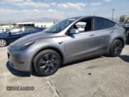 ✅ 2024 Tesla Model Y Long Range • VIN: 7SAYGAEE6RF131749 • Lot: 74548014. Wystawiony na Copart z przebiegiem 1 042 mil. Bezpłatny archiwum sprzedaży aukcyjnych z USA i szczegółowy raport historii pojazdu na DreamBid. Zdjęcie 1.