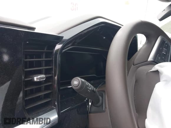 ✅ 2025 Chevrolet Silverado 2500HD LT • VIN: 2GC1KNEY7S1111663 • Лот: 41311777. Опубликован ранее на IAAI с пробегом Не указан. Бесплатный доступ к архиву аукционных продаж из США и подробный отчёт об истории автомобиля на DreamBid. Изображение 7.