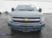 2009 Chevrolet Silverado 1500 LTZ z VIN 3GCEK33309G109526, wystawiony jako IAAI lot #43576692 z przebiegiem 154 427 mil mil oraz . Historia ofert i sprzedaży dostępna na DreamBid. Obrazek 12.