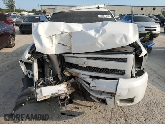 ✅ 2011 Chevrolet Silverado 1500 LT • VIN: 3GCPKSE38BG245215 • Lot: 70367664. Listed on Copart with 136,087 mi. Free auction sales archive from the USA and detailed vehicle history report at DreamBid. Image 5.
