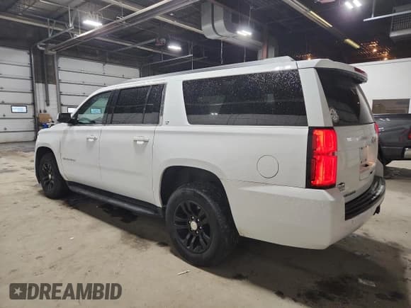 ✅ 2018 Chevrolet Suburban LT • VIN: 1GNSKHKC6JR184115 • Lot: 86071935. Wystawiony na Copart z przebiegiem 151 207 mil. Bezpłatny archiwum sprzedaży aukcyjnych z USA i szczegółowy raport historii pojazdu na DreamBid. Zdjęcie 2.