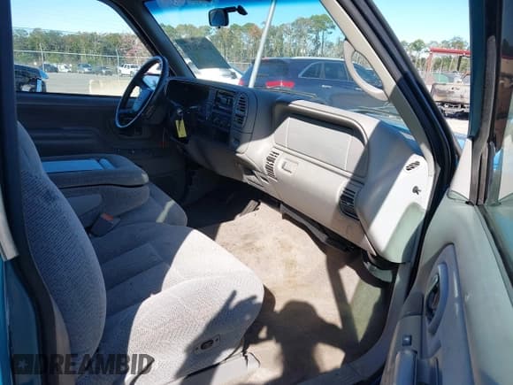 ✅ 1998 Chevrolet Silverado 1500 • VIN: 2GCEC19M4W1274520 • Lot: 43493637. Wystawiony na IAAI z przebiegiem 204 706 mil. Bezpłatny archiwum sprzedaży aukcyjnych z USA i szczegółowy raport historii pojazdu na DreamBid. Zdjęcie 5.