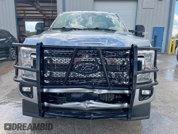 ✅ 2022 Ford F-250 XL • VIN: 1FT7W2BT1NEE65736 • Lot: 85551845. Wystawiony na Copart z przebiegiem 111 726 mil. Bezpłatny archiwum sprzedaży aukcyjnych z USA i szczegółowy raport historii pojazdu na DreamBid. Zdjęcie 5.