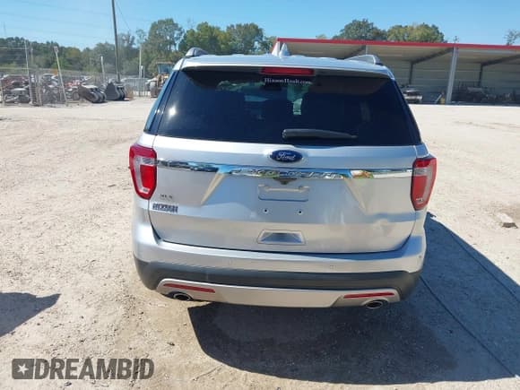 ✅ 2017 Ford Explorer XLT • VIN: 1FM5K7D86HGE33457 • Lot: 43450081. Wystawiony na IAAI z przebiegiem 47 659 mil. Bezpłatny archiwum sprzedaży aukcyjnych z USA i szczegółowy raport historii pojazdu na DreamBid. Zdjęcie 17.