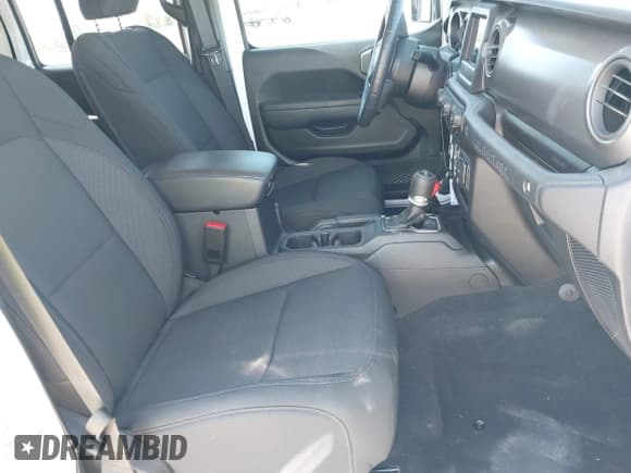 ✅ 2023 Jeep Wrangler • VIN: 1C4JJXN68PW592486 • Lot: 41971209. Wystawiony na IAAI z przebiegiem 10 131 mil. Bezpłatny archiwum sprzedaży aukcyjnych z USA i szczegółowy raport historii pojazdu na DreamBid. Zdjęcie 5.