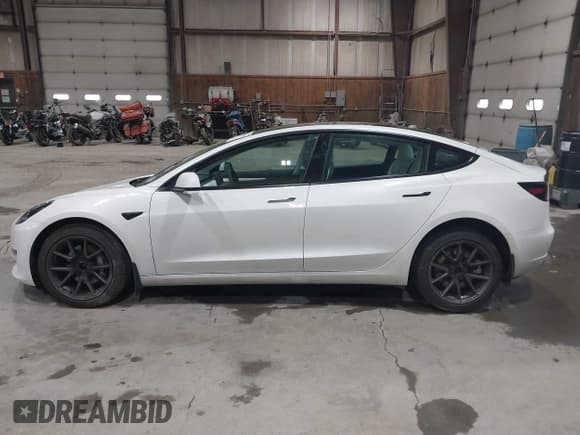 ✅ 2021 Tesla Model 3 Long Range • VIN: 5YJ3E1EBXMF051060 • Lot: 41958018. Wystawiony na IAAI z przebiegiem 65 631 mil. Bezpłatny archiwum sprzedaży aukcyjnych z USA i szczegółowy raport historii pojazdu na DreamBid. Zdjęcie 14.
