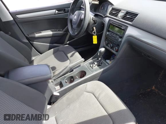 ✅ 2014 Volkswagen Passat S • VIN: 1VWAP7A3XEC008370 • Лот: 42316448. Опубликован ранее на IAAI с пробегом 93 309 миль. Бесплатный доступ к архиву аукционных продаж из США и подробный отчёт об истории автомобиля на DreamBid. Изображение 5.