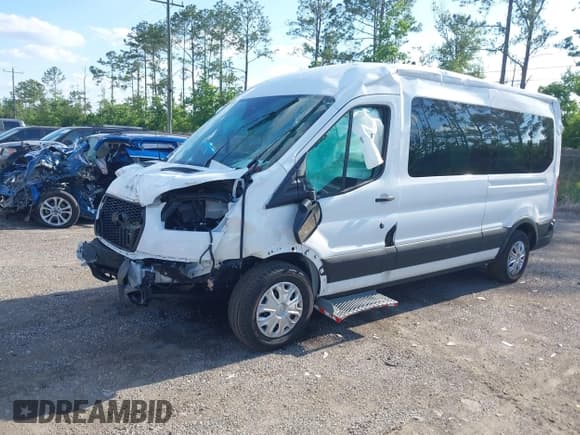 ✅ 2024 Ford Transit Passenger XL • VIN: 1FDAX2C89RKA86208 • Lot: 42260251. Wystawiony na IAAI z przebiegiem 2 635 mil. Bezpłatny archiwum sprzedaży aukcyjnych z USA i szczegółowy raport historii pojazdu na DreamBid. Zdjęcie 2.