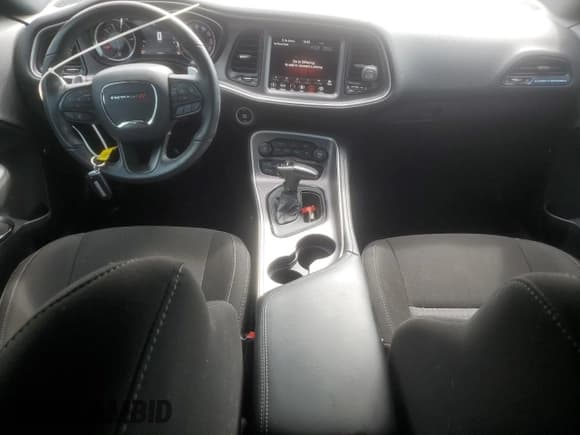 ✅ 2020 Dodge Challenger GT • VIN: 2C3CDZJG8LH191558 • Lot: 70004394. Wystawiony na Copart z przebiegiem 23 480 mil. Bezpłatny archiwum sprzedaży aukcyjnych z USA i szczegółowy raport historii pojazdu na DreamBid. Zdjęcie 8.