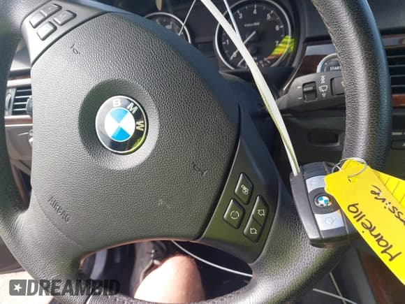 ✅ 2010 BMW 3 Series 328i • VIN: WBAPH7G54ANM54111 • Lot: 42741013. Wystawiony na IAAI z przebiegiem 57 953 mil. Bezpłatny archiwum sprzedaży aukcyjnych z USA i szczegółowy raport historii pojazdu na DreamBid. Zdjęcie 11.