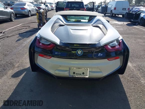 ✅ 2019 BMW i8 • VIN: WBY2Z6C55KVG98119 • Лот: 43127245. Опубликован ранее на IAAI с пробегом 29 645 миль. Бесплатный доступ к архиву аукционных продаж из США и подробный отчёт об истории автомобиля на DreamBid. Изображение 16.