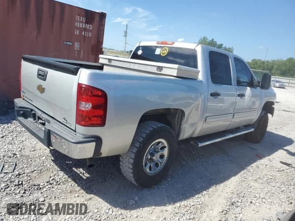 ✅ 2011 Chevrolet Silverado 1500 LS • VIN: 3GCPCREA9BG114072 • Lot: 59354634. Listed on Copart with 170,201 mi. Free auction sales archive from the USA and detailed vehicle history report at DreamBid. Image 3.