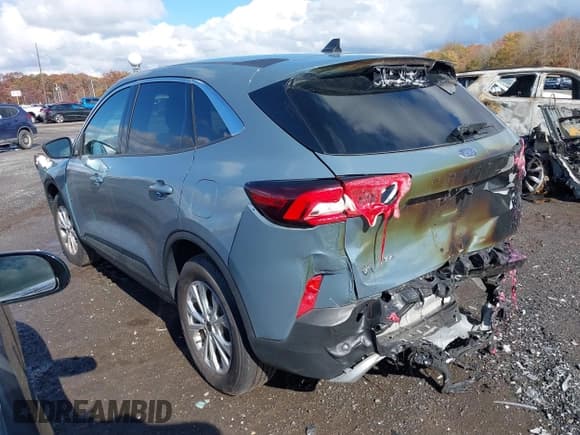 ✅ 2023 Ford Escape Active • VIN: 1FMCU9GN6PUA11672 • Lot: 43101904. Wystawiony na IAAI z przebiegiem 40 232 mil. Bezpłatny archiwum sprzedaży aukcyjnych z USA i szczegółowy raport historii pojazdu na DreamBid. Zdjęcie 3.