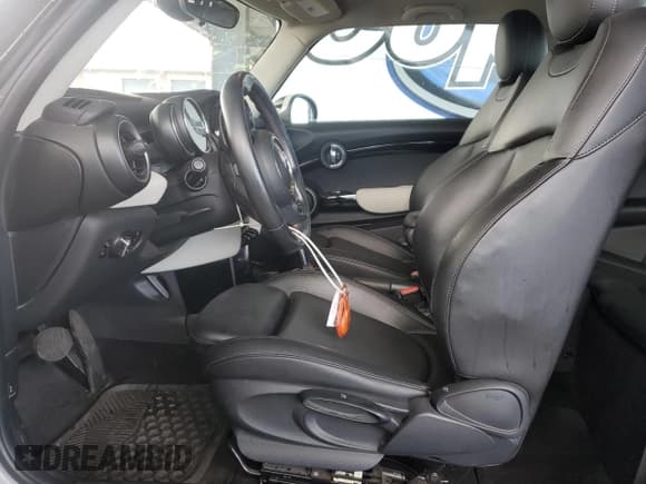 ✅ 2014 MINI Hardtop S • VIN: WMWXM7C57ET926496 • Lot: 92811925. Wystawiony na Copart z przebiegiem 54 434 mil. Bezpłatny archiwum sprzedaży aukcyjnych z USA i szczegółowy raport historii pojazdu na DreamBid. Zdjęcie 7.