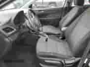 2020 Hyundai Accent Limited z VIN 3KPC34A66LE092838, wystawiony jako Copart lot #59707755 z przebiegiem 140 742 mil mil oraz Szkoda całkowita • Salvage title. Historia ofert i sprzedaży dostępna na DreamBid. Obrazek 7.