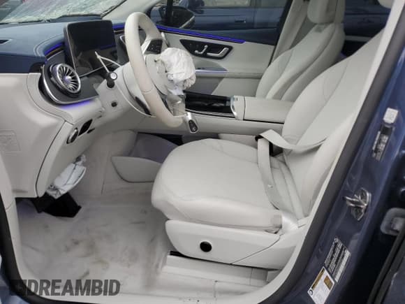 ✅ 2025 Mercedes-Benz EQE 350+ • VIN: 4JGGM2BB7SA060136 • Lot: 92860775. Wystawiony na Copart z przebiegiem 6 806 mil. Bezpłatny archiwum sprzedaży aukcyjnych z USA i szczegółowy raport historii pojazdu na DreamBid. Zdjęcie 7.