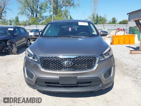 ✅ 2017 Kia Sorento LX • VIN: 5XYPGDA36HG246812 • Lot: 43420006. Listed on IAAI with 84,288 mi. Free auction sales archive from the USA and detailed vehicle history report at DreamBid. Image 13.