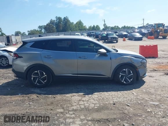 ✅ 2024 Kia Sportage LX • VIN: KNDPU3DG7R7137565 • Lot: 43172098. Wystawiony na IAAI z przebiegiem 30 044 mil. Bezpłatny archiwum sprzedaży aukcyjnych z USA i szczegółowy raport historii pojazdu na DreamBid. Zdjęcie 13.