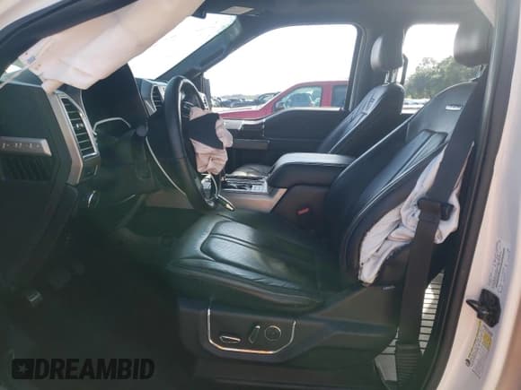 ✅ 2015 Ford F-150 Platinum • VIN: 1FTEW1EG3FFB19683 • Lot: 90315035. Wystawiony na Copart z przebiegiem 169 679 mil. Bezpłatny archiwum sprzedaży aukcyjnych z USA i szczegółowy raport historii pojazdu na DreamBid. Zdjęcie 7.