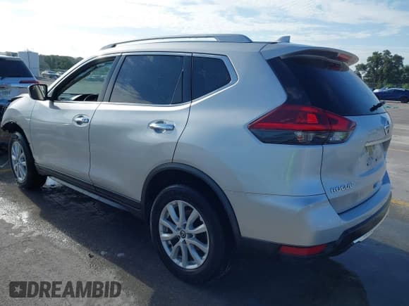 ✅ 2018 Nissan Rogue SL • VIN: JN8AT2MT6JW455319 • Lot: 42685985. Wystawiony na IAAI z przebiegiem 134 834 mil. Bezpłatny archiwum sprzedaży aukcyjnych z USA i szczegółowy raport historii pojazdu na DreamBid. Zdjęcie 3.